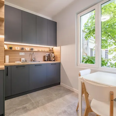 Апартамент Town Place - 1 Bedroom